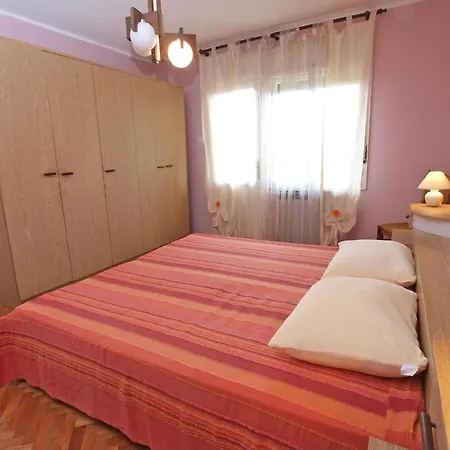 Apartment Fuer 7 Personen Ca 90 Qm In Pula, Istrien Istrische Riviera *